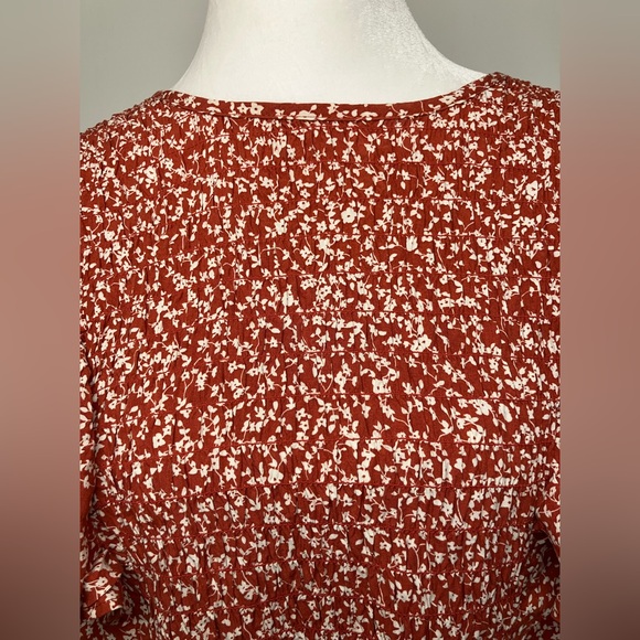 Old Navy Fit & Flare Flutter-Sleeve Tiered Smocked Midi Dress Red Floral 3X - Picture 4 of 10